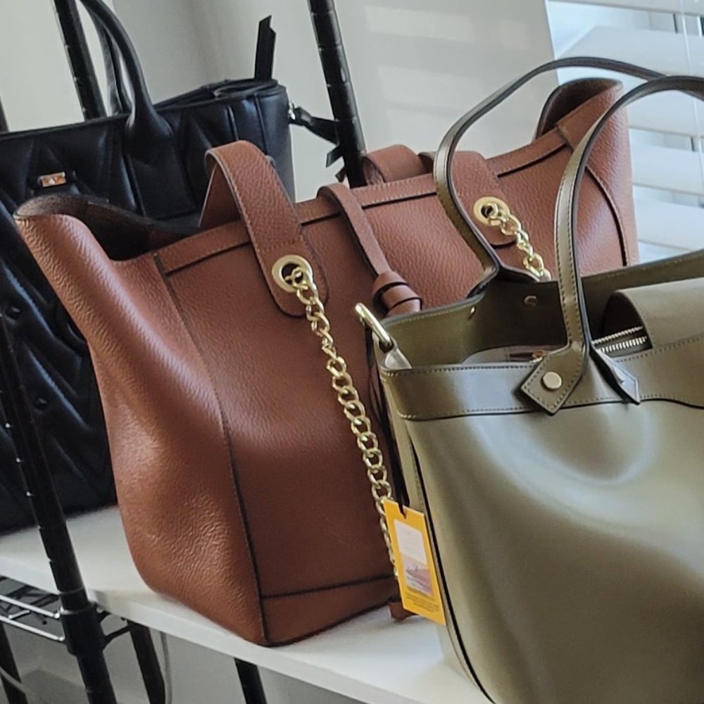 (SOLD) $459 *NEW* Valentino by Mario Valentino Leather Tote - Picture 15 of 15